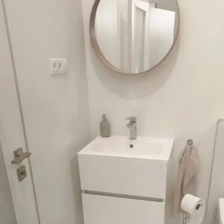 Deluxe Center